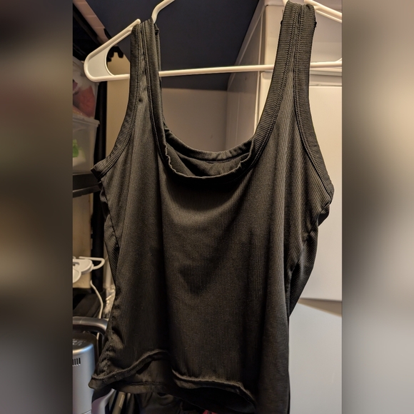 Basic Black Ribbed Tank Top - Picture 2 of 2